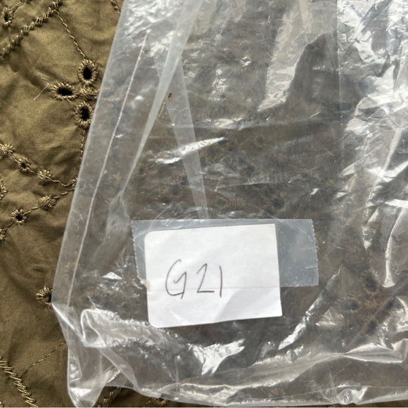 GAP Women's Olive Eyelet Blouse Green Small - Picture 8 of 8